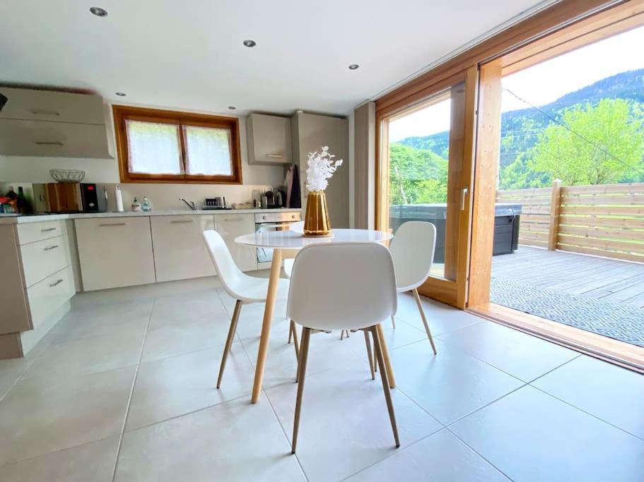 Androsace Appartement Dans Chalet Bois Avec Jacuzzi Privatif Terrasse Et Vue Montagne Les Villards-sur-Thones Ngoại thất bức ảnh
